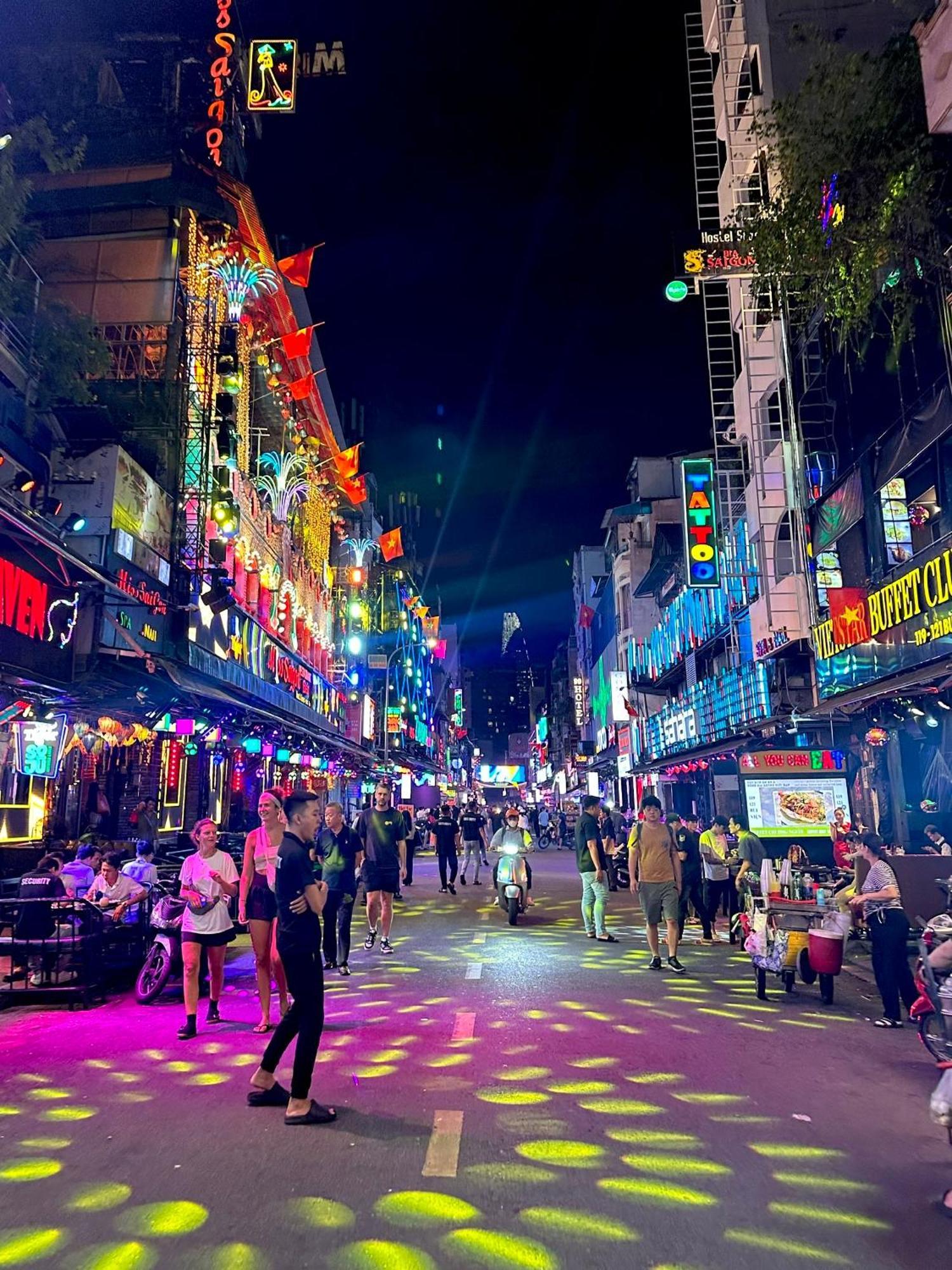The Hidden Hogwarts - Nearly Bui Vien Walking Street Aparthotel Bandar Ho Chi Minh Luaran gambar